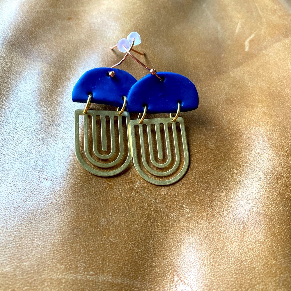 Brass arch earrings